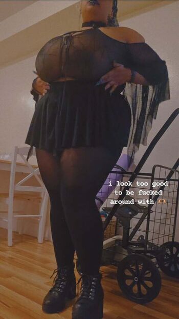 Full leaked Squishybf private onlyfans photo