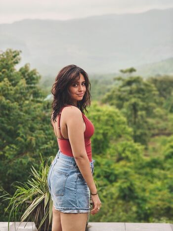 Full leaked Srishti rindani private onlyfans photo