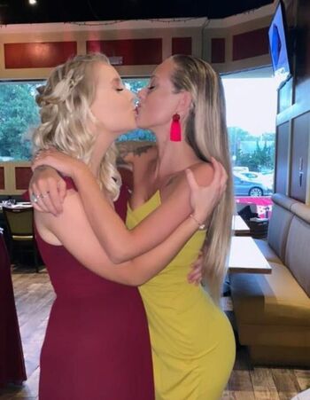 Full leaked Sruetercreates private onlyfans photo