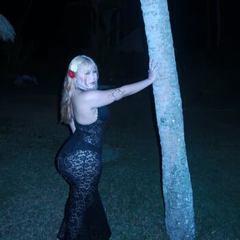 Full leaked Sshifaaaaa private onlyfans photo