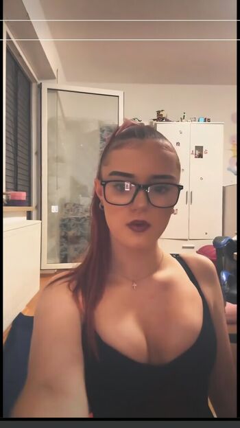 Full leaked Stacyliebtschwnze private onlyfans photo