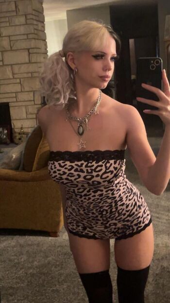 Full leaked Starletsin private onlyfans photo