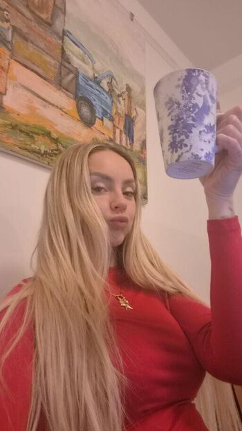 Full leaked Stefani nurding private onlyfans photo