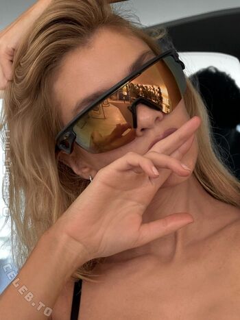 Stella Maxwell