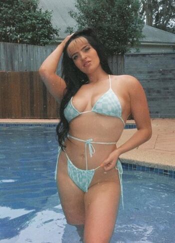 Steph De Lander