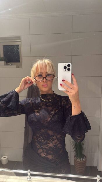 Full leaked Stephaness private onlyfans photo