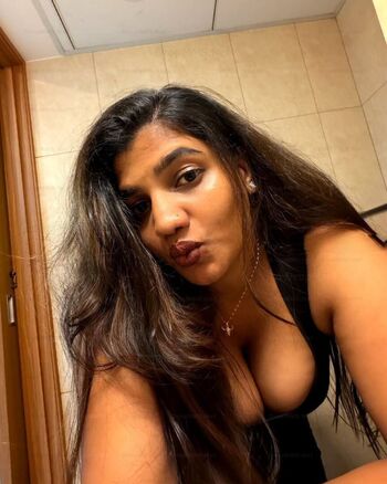 Full leaked Storiesofsara private onlyfans photo