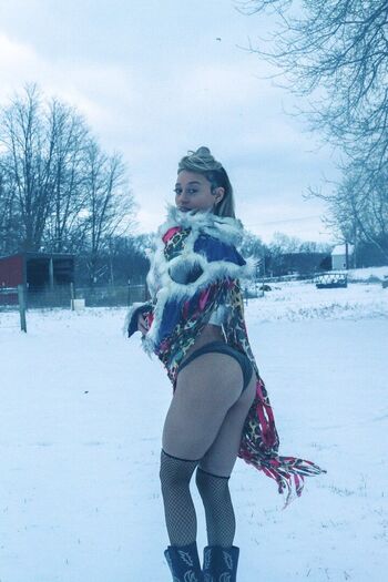 Full leaked Stormi maya  page private onlyfans photo