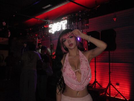 Full leaked Strawbarizz private onlyfans photo