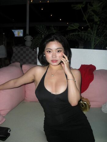 Full leaked Strawbeary th page private onlyfans photo