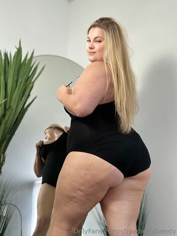 Full leaked Strawberrybreetv private onlyfans photo