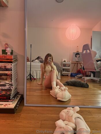 Full leaked Strawberrymilk xoxo private onlyfans photo