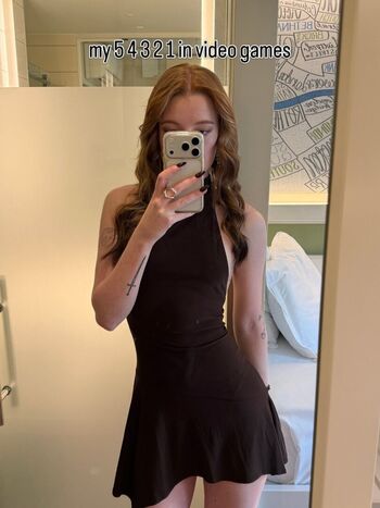 Full leaked Strawbz private onlyfans photo