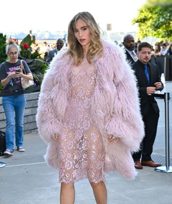Suki Waterhouse