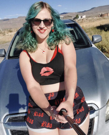 Full leaked Sunflowerscarlet private onlyfans photo