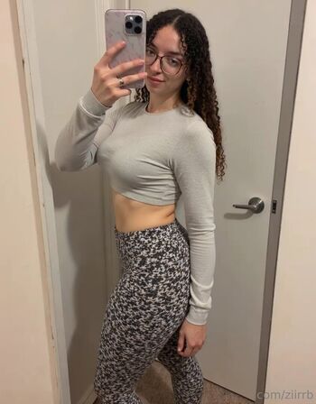 Full leaked Sunny bell private onlyfans photo