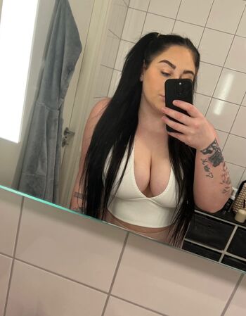 Full leaked Sunny private onlyfans photo