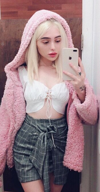 Full leaked Supposedlyjulia private onlyfans photo