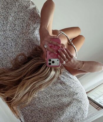 Full leaked Surfsterre private onlyfans photo