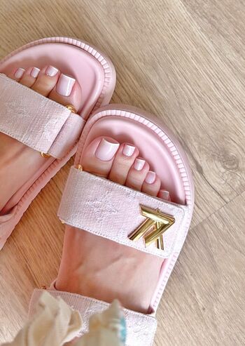 Full leaked Sweet pinnk private onlyfans photo