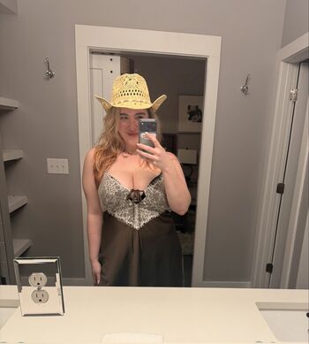 Full leaked Sweetestgator private onlyfans photo