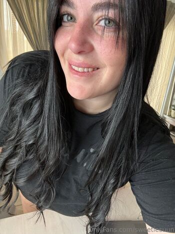 Full leaked Sweetiesuun private onlyfans photo