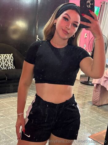 Full leaked Sweetisabellaxo private onlyfans photo