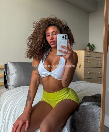 Full leaked Sweetlilhoney private onlyfans photo