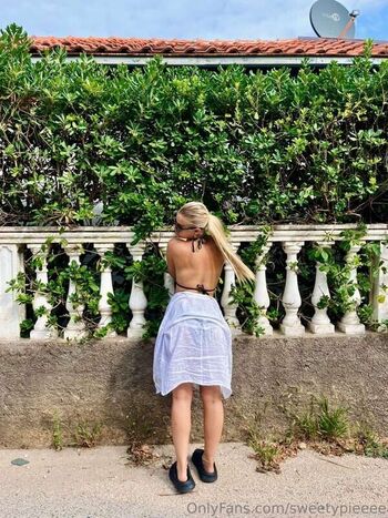 Full leaked Sweetypieeee private onlyfans photo