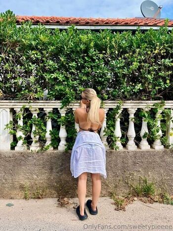 Full leaked Sweetypieeee private onlyfans photo