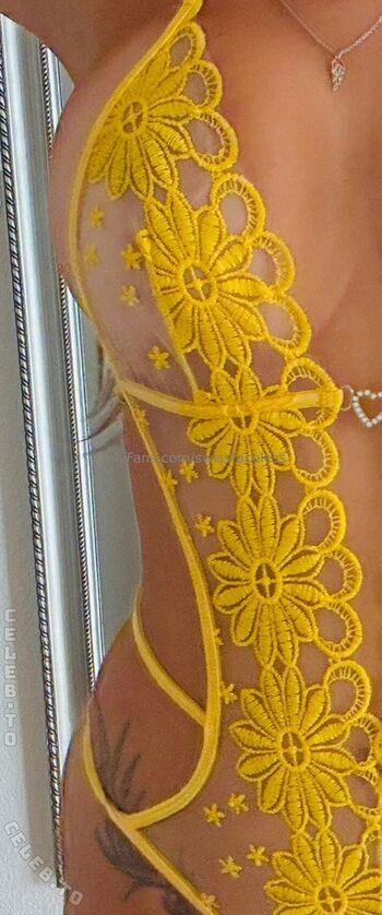 Full leaked Swiss faceless private onlyfans photo