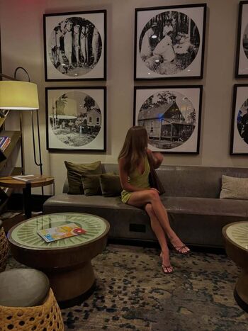 Full leaked Sydneemomakov private onlyfans photo