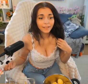 Full leaked Tania derveaux page private onlyfans photo