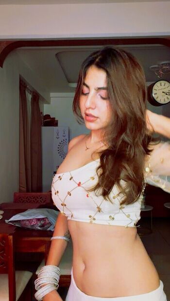 Full leaked Taniya oberoi private onlyfans photo