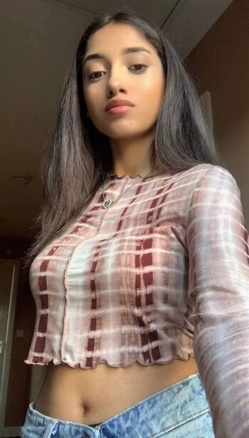 Full leaked Taqdeez yaazin page private onlyfans photo