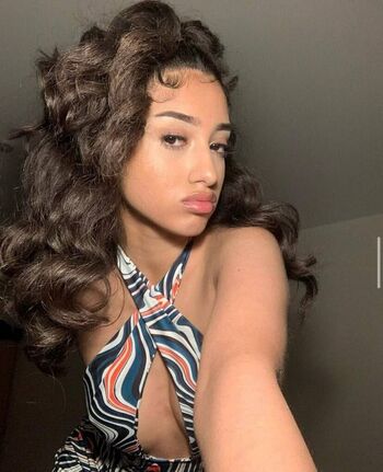 Full leaked Taqdeez yaazin page private onlyfans photo