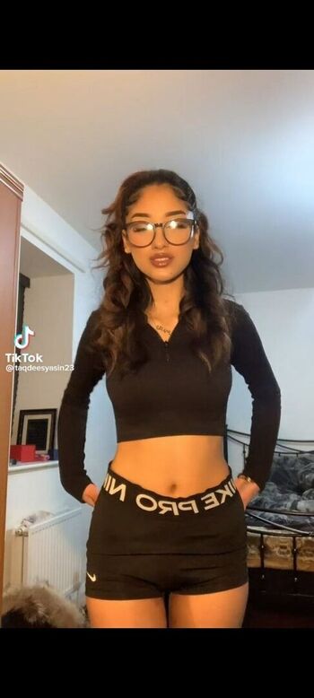 Full leaked Taqdeez yaazin page private onlyfans photo