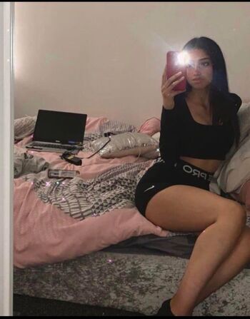 Full leaked Taqdeez yaazin private onlyfans photo