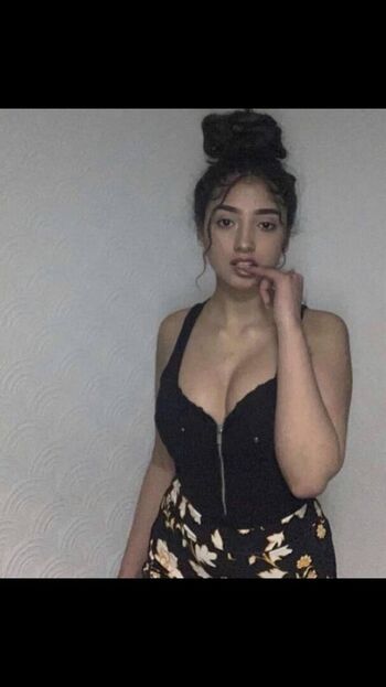 Full leaked Taqdeez yaazin private onlyfans photo