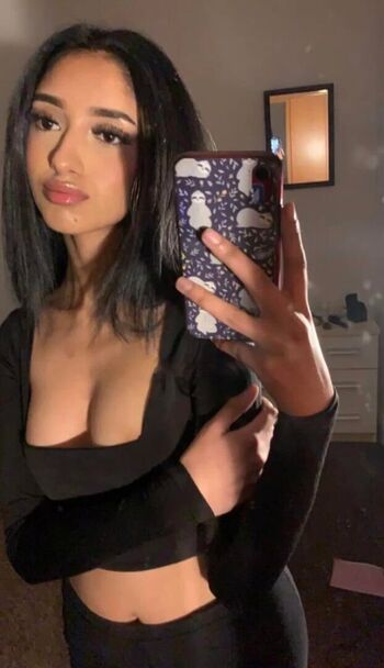 Full leaked Taqdeez yaazin private onlyfans photo