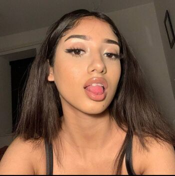Full leaked Taqdeez yaazin private onlyfans photo