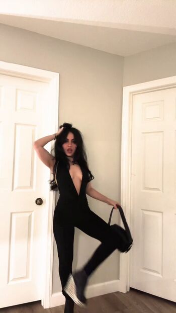 Full leaked Tara yummy page private onlyfans photo