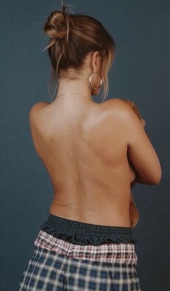 Full leaked Tate mcrae page private onlyfans photo