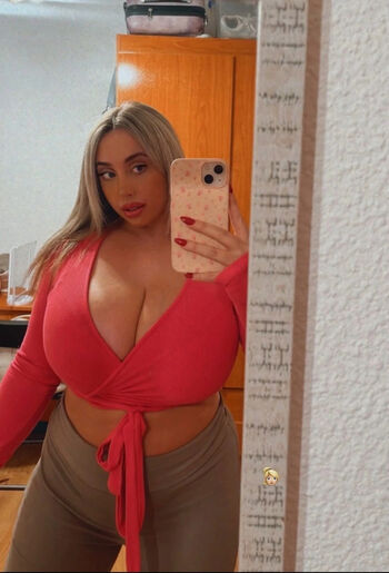 Full leaked Tatiana d page private onlyfans photo