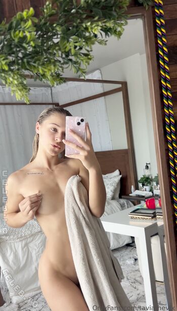 TaviaTheVix