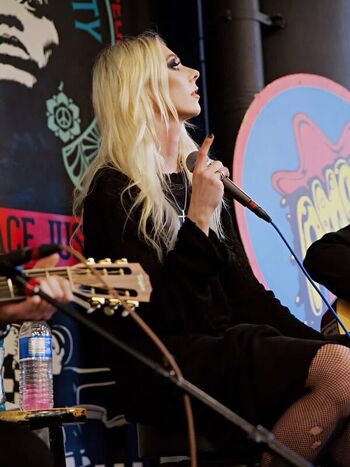 Full leaked Taylor momsen page private onlyfans photo