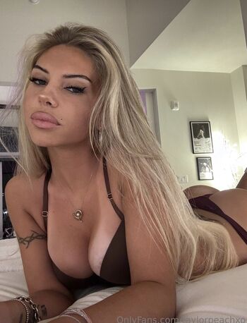 Taylor Peach Xo