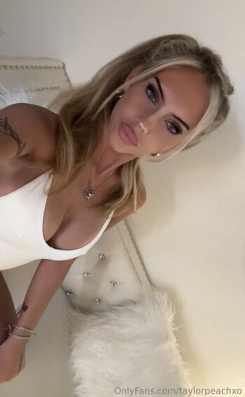 Taylor Peach Xo