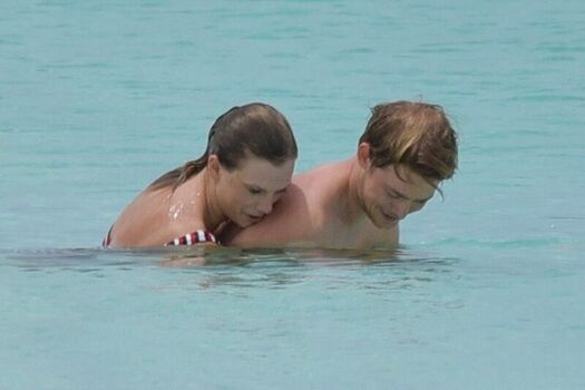 Full leaked Taylor swift private onlyfans photo