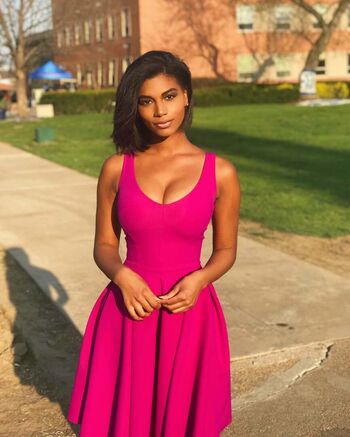 Full leaked Taylorrooks private onlyfans photo